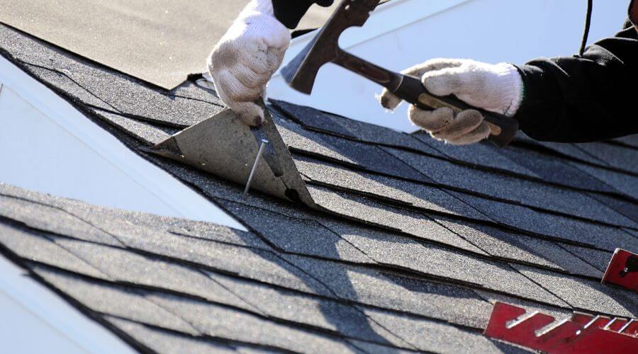 Professional residential roofers in Center Line, MI